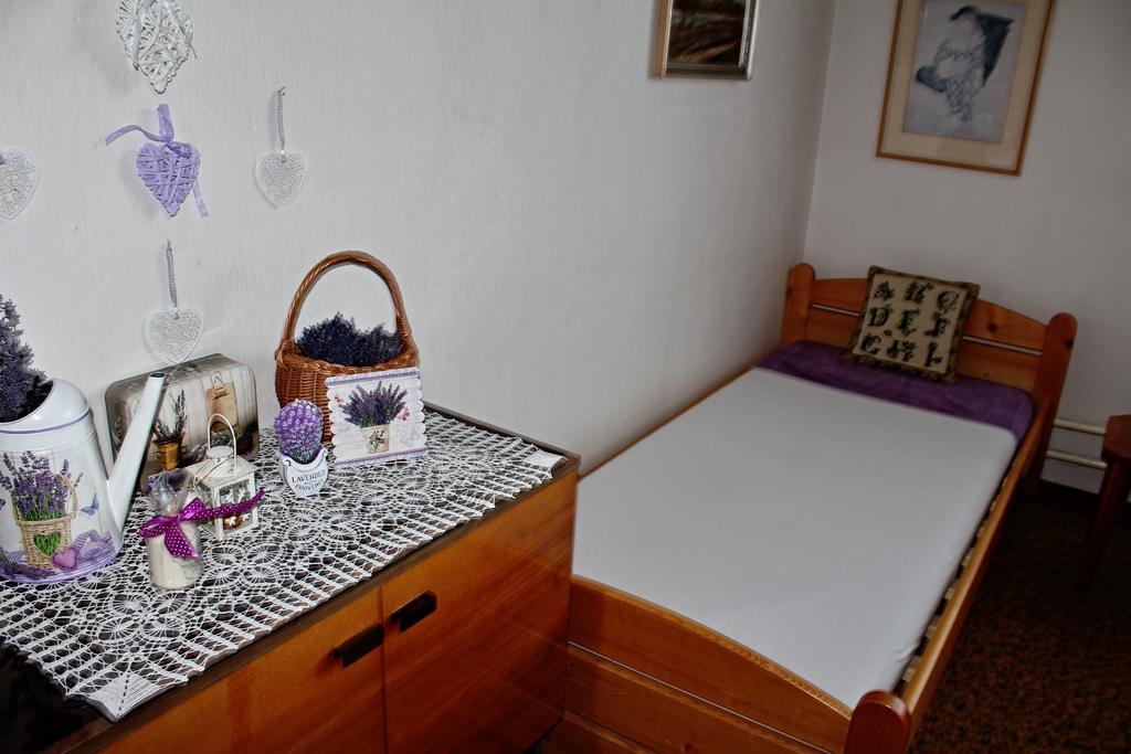 Apartment Telc Hradecka Exterior photo